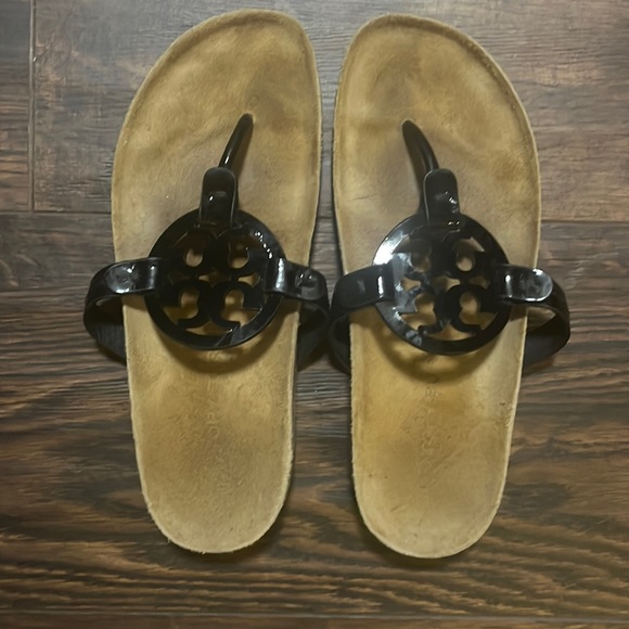 Tory Burch Miller Cloud in black patent 7.5 - Picture 1 of 6